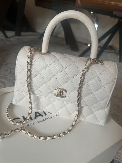 chanel mit henkel